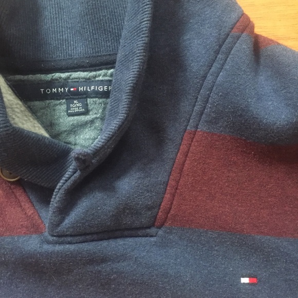 Vintage Tommy Hilfiger sweater - Picture 2 of 3